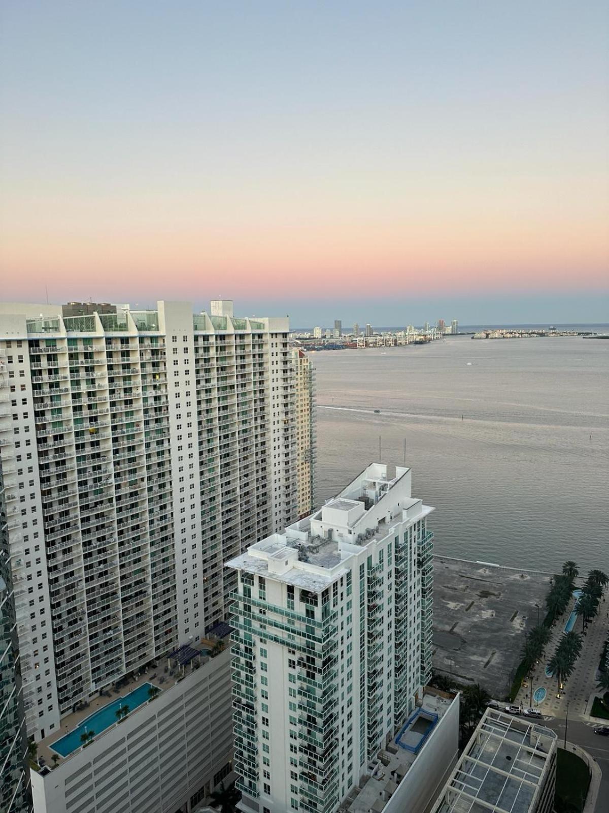 Aka Brickell Condo Free Parking By Palermo Home Маями Екстериор снимка